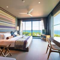 Vintage Seaview Corner
