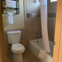 Queen Room - Pet Friendly - Non-Smoking