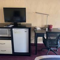 Queen Room with Two Queen Beds - Pet Friendly/Non-Smoking