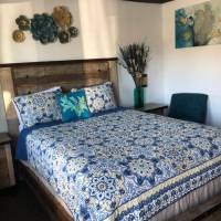 Queen Suite with Spa Bath