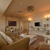 Royal King Suite