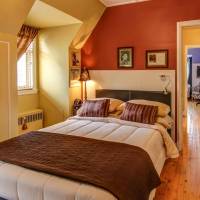 Quadruple Room with Private Bathroom
