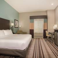 King Room - Mobility Access/Roll in Shower - Non-Smoking