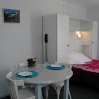 Studio (2 Adults)