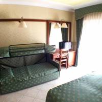 Family Room (2 Adults + 2 Children)