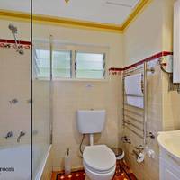 Queen Room with Spa Bath
