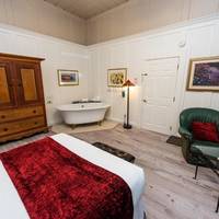 Queen Suite