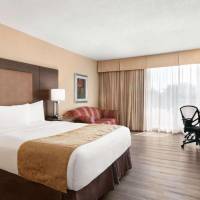 King Room with Lake View - Non-Smoking
