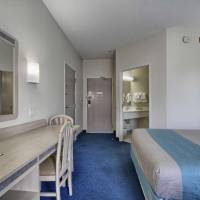 Deluxe King Room - Non-Smoking