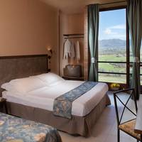 Deluxe Triple Room with View