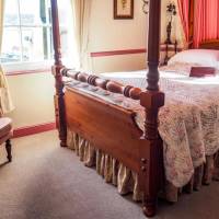 Double Room with Four Poster Bed and Sea View (4)