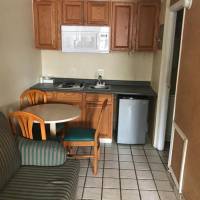 Queen Room with Kitchen