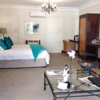 Suite - Luxury Poolside Mountain View 7