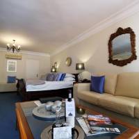 Suite - Executive Poolside Mountain View