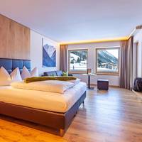 Suite with Mountain View