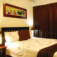 Queen Room with shower