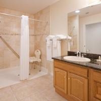 King Room - Mobility Access/Roll in Shower - Non-Smoking