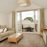 Deluxe Studio Apartment 16