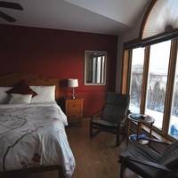 Queen Room with Spa Bath