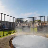 Dundas Suite with Spa Bath