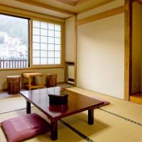 Standard Twin Room with Mountain View