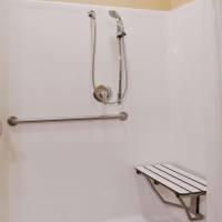 Deluxe Suite with King Bed - Mobility Access/Non-Smoking