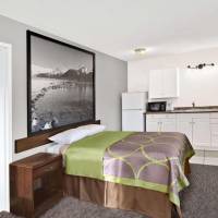 Deluxe Queen Suite