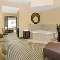 One-Bedroom King Suite - Non-Smoking