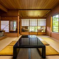 Japanese-Style Room (6 Adults)