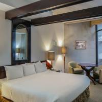 Business King Room