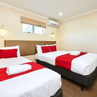Two-Bedroom Apartment with 1 Single Bed and 1 Queen Bed