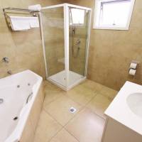 Deluxe Studio with Spa Bath