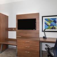 Queen Room with Two Queen Beds - Mobility Access Tub/Non-Smoking