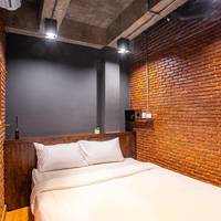 Superior Queen Room with Shared Bathroom