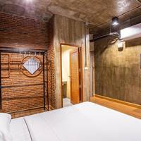Deluxe Queen Room with Private Bathroom