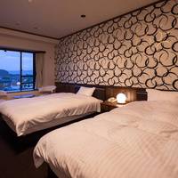 Standard Twin Room with Mountain View