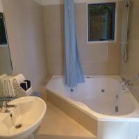 Studio with Spa Bath