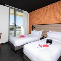 Balcony Business Twin Room
