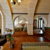 Superior Cave Suite 