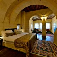 Deluxe Cave Double Room