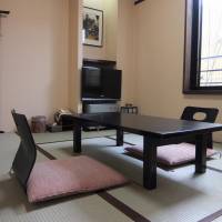 Japanese-Style Single Room with Shared Bathroom