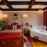 Queen Room with Spa Bath
