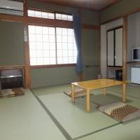 Economy Triple Room