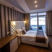 Queen Room with Sea View