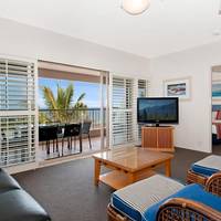 Deluxe Three-Bedroom Apartment