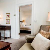 Queen Suite with Harbour View