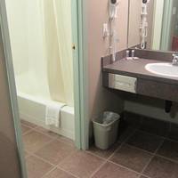 One-Bedroom Queen/Double Suite - Non-Smoking