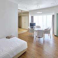 Corner Family Room with Tatami Area