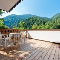 Classic Quadruple Room with Balcony and Mountain View