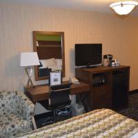 Queen Room with Two Queen Beds - Pet Friendly - No Patio - On Basement Level